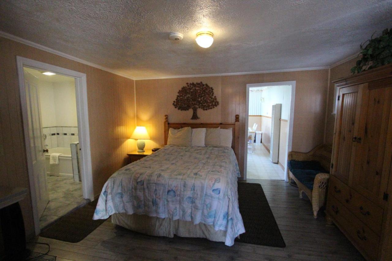 Edgewater Beach & Inn 3*